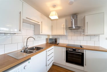 4 bed flat, Meriden Road, University of Portsmouth, Portsmouth, PO54DE - Image 2